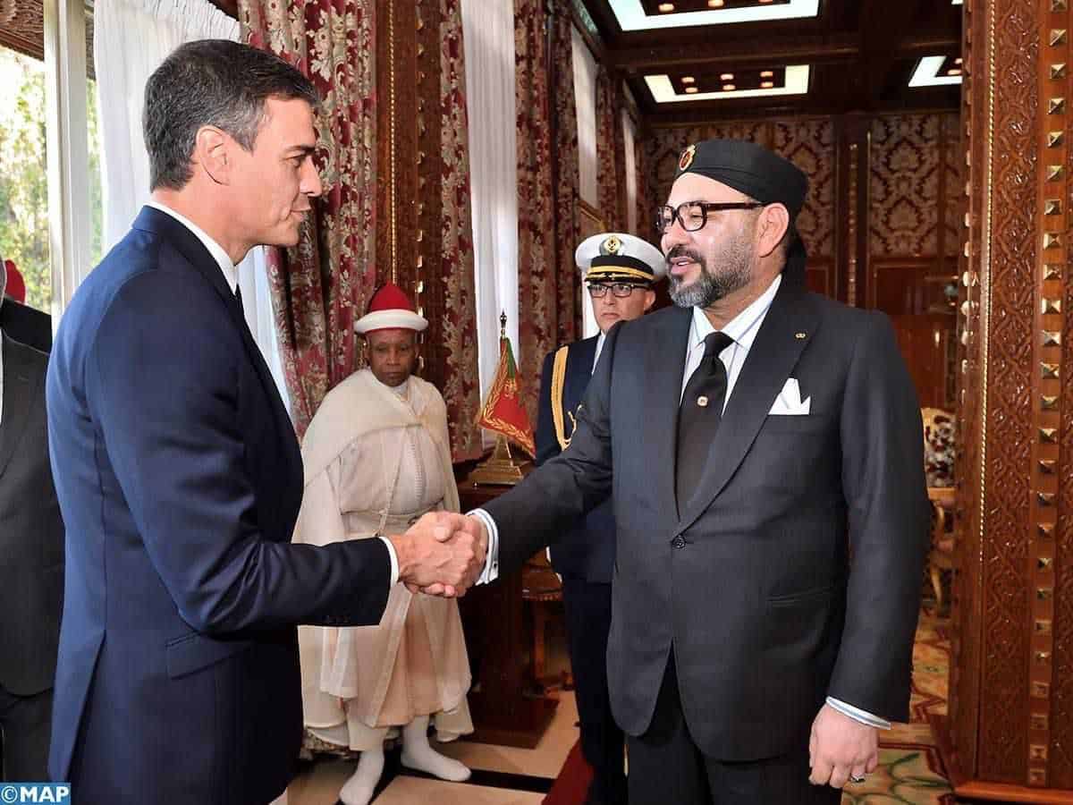 محمد السادس في وضع مخلّ مع بيدرو سانشيز في مدريد.. صورة ستُغضب ملك المغرب محمد السادس وبيدرو سانشيز