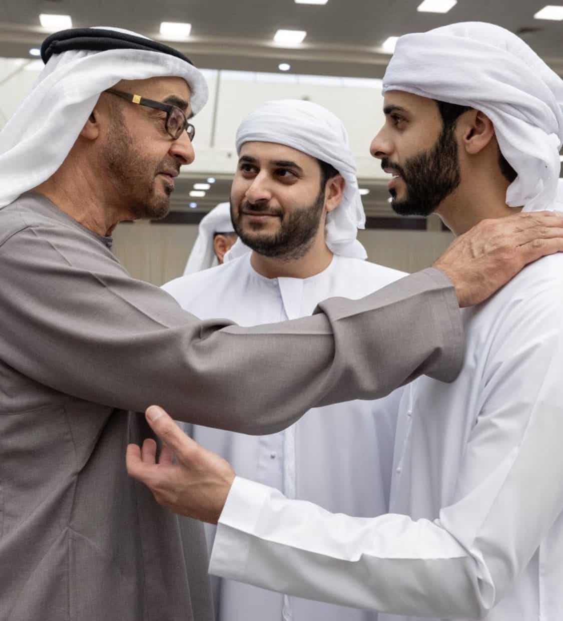 محمد بن زايد يعزي بوفاة سعيد بن زايد