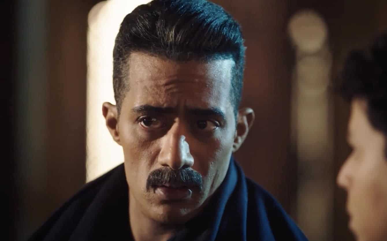 محمد رمضان مع فتيات عاريات بصورة مثيرة للجدل! (شاهد)