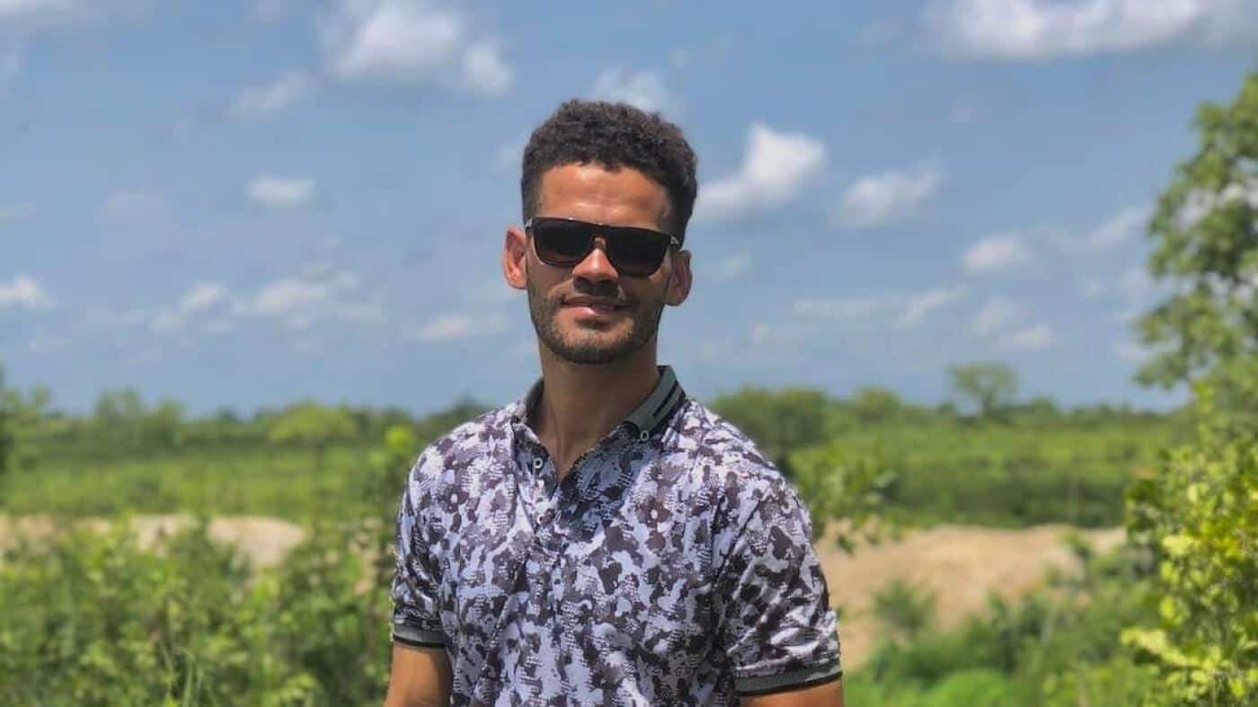 الشاب المصري محمود عبيد