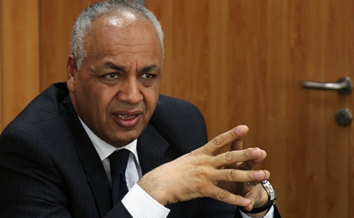 مصطفى بكري في وصلة تطبيل جديدة: الحكومة ليست سبب أزمة الكهرباء مصطفى بكري في وصلة تطبيل جديدة: الحكومة ليست سبب أزمة الكهرباء