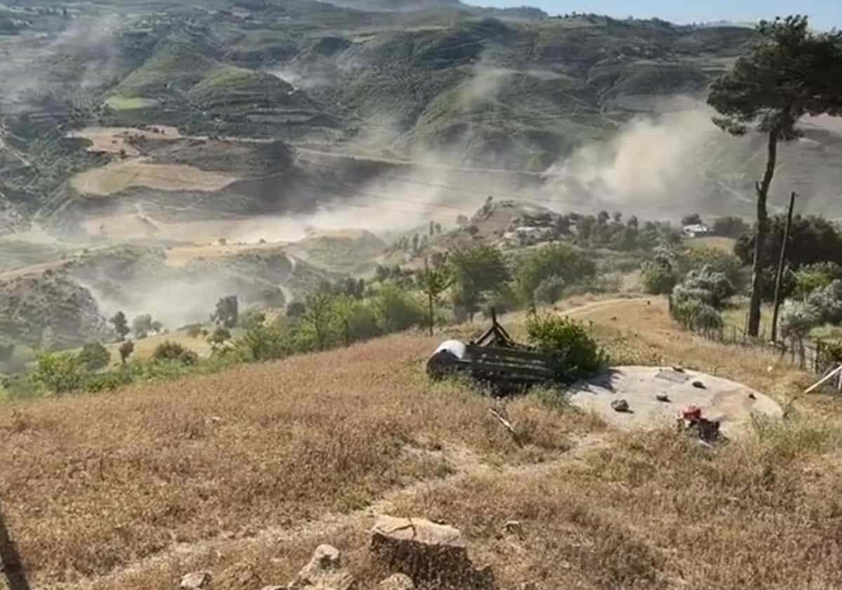 مقاطع مخيفة لزلزال أضنة.. أتراك ألقوا بأنفسهم من الشرفات وجبال تتحرك مقاطع مخيفة لزلزال أضنة.. أتراك ألقوا بأنفسهم من الشرفات وجبال تتحرك