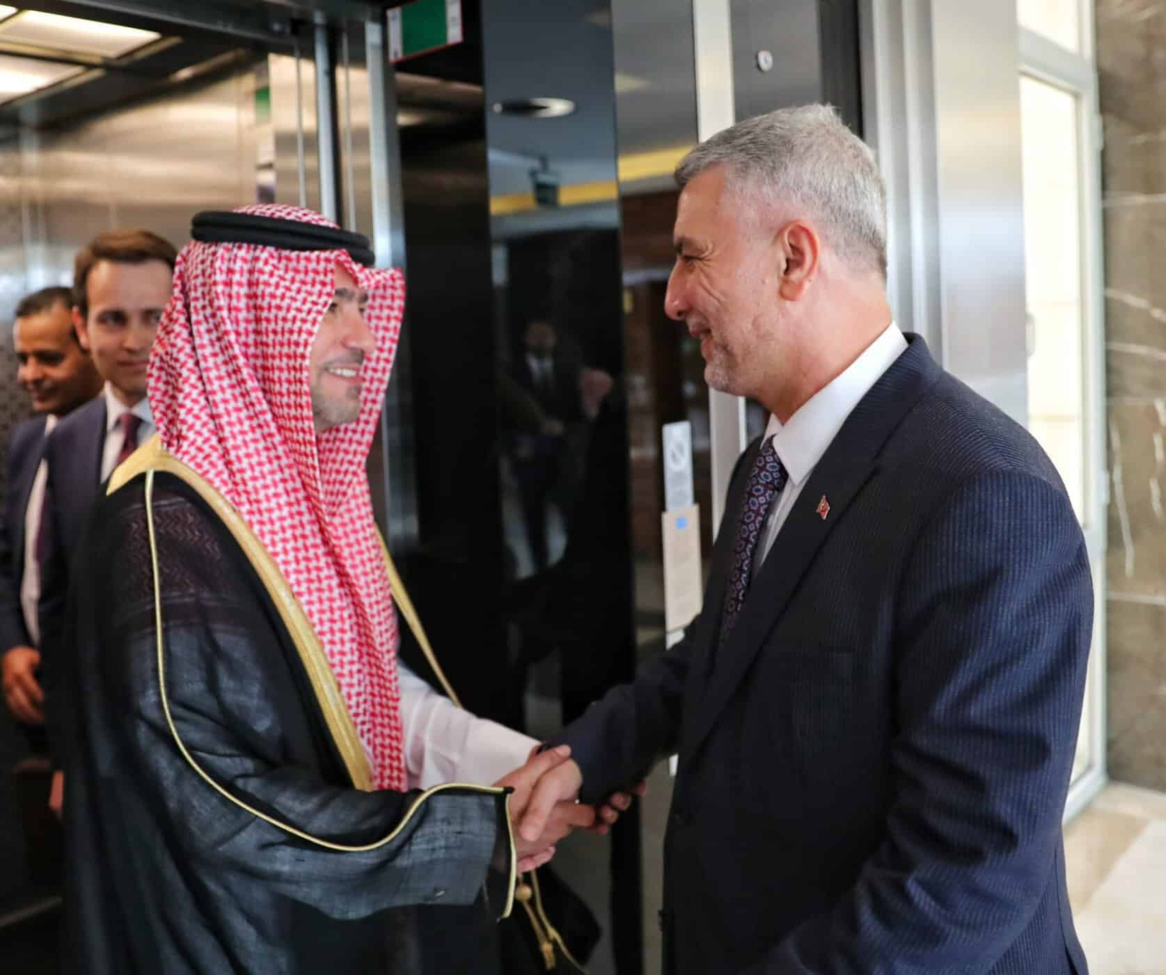 وزير التجارة التركي عمر بولات يستقبل ماجد الحقيل وزير الشؤون البلدية والقروية والإسكان السعودي