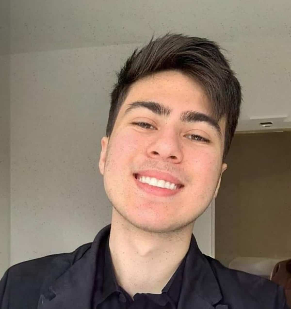 شاهد ما فعله والد وسام العطبة بجثمانه بعد وفاته إثر عمل بطولي في ألمانيا وسام العطبة