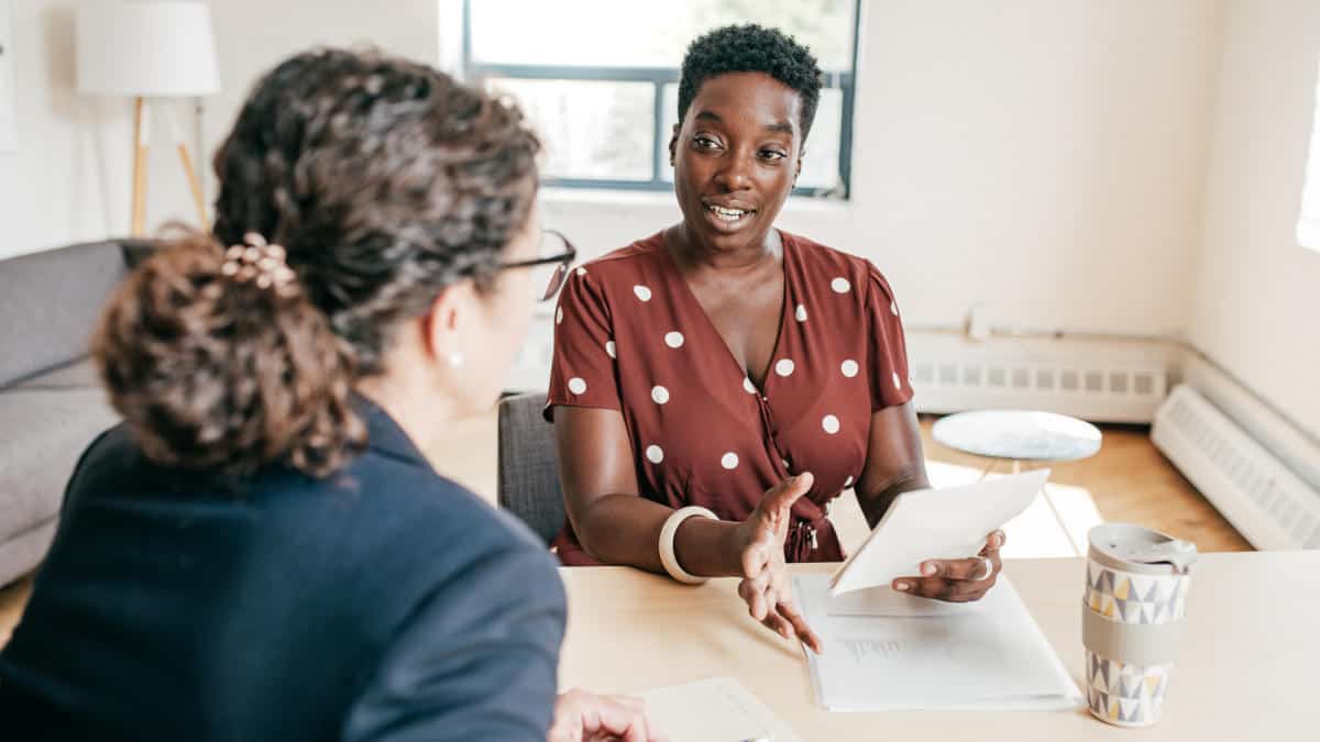 ﺍﻧﺘﺒﻪ لها ﺟﻴﺪﺍً.. إشارات تحذرك من قبول وظيفة جديدة البحث عن وظيفة