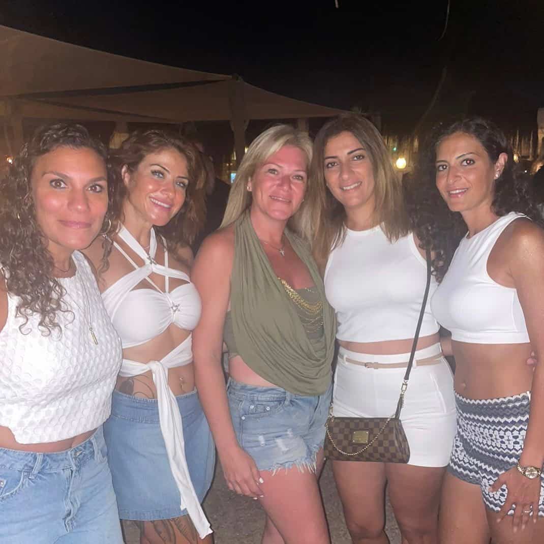 وشم هيدي كرم في منطقة حساسة