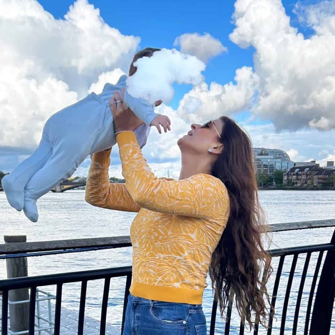 علا الفارس وابنتها