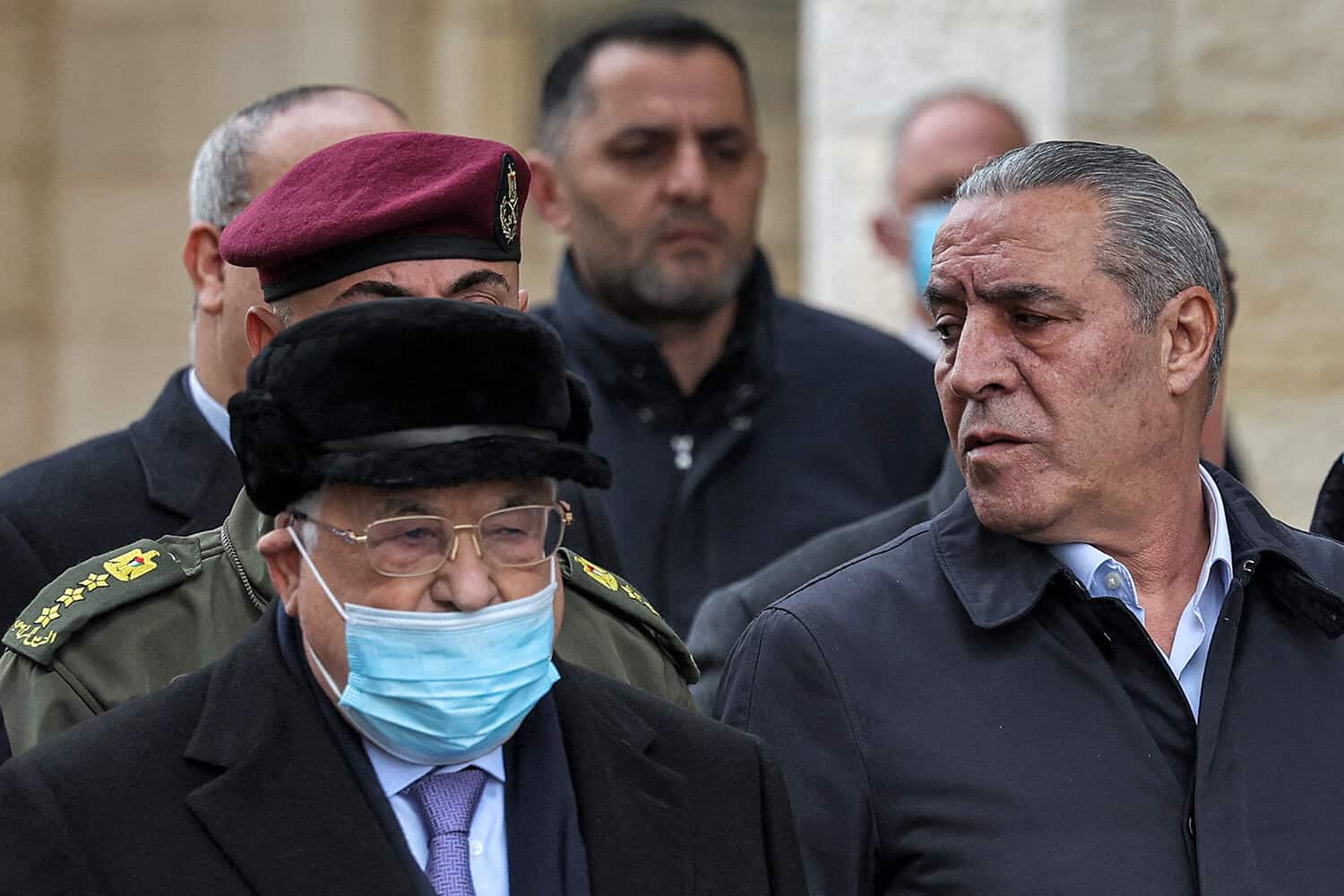 حسين الشيخ ومحمود عباس