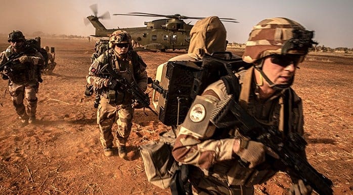 فرنسا وبريطانيا تتنافسان على النفوذ العسكري