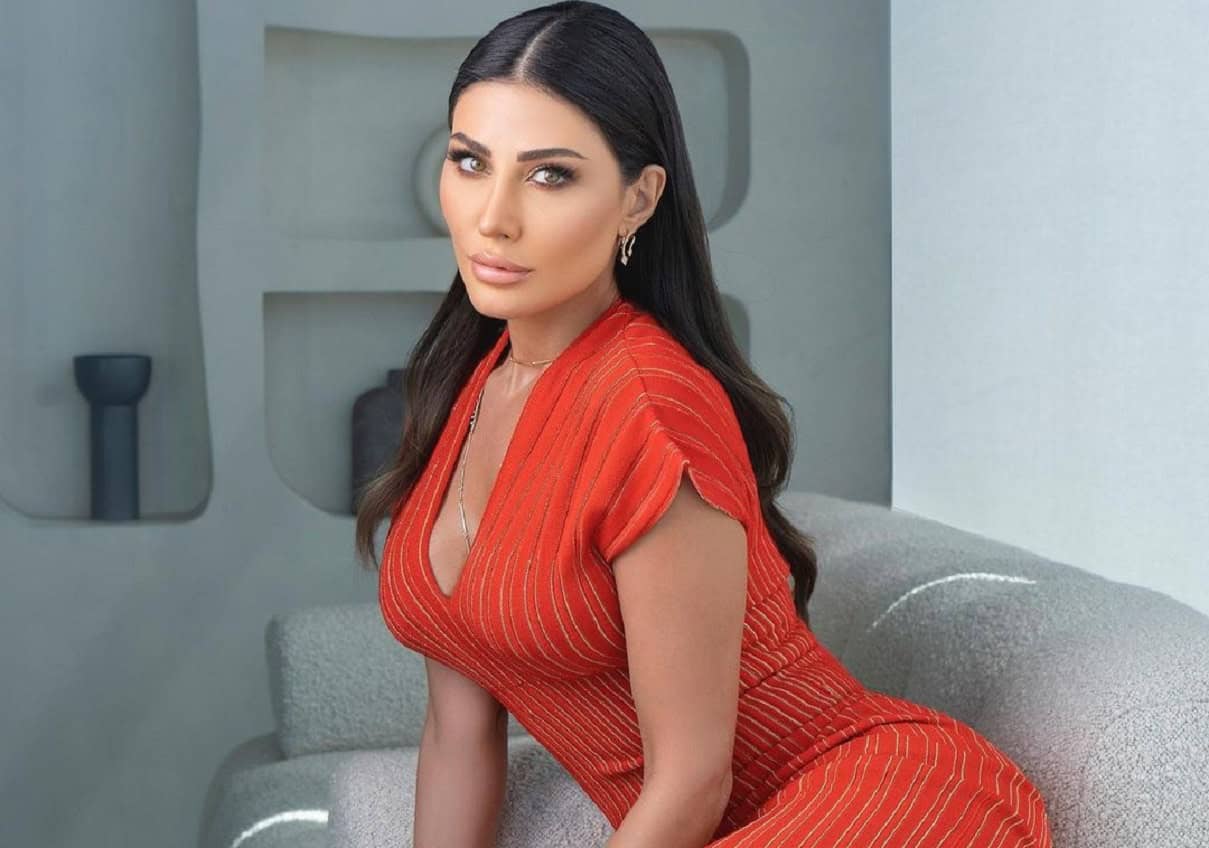 هبة نور في إطلالة مثيرة من الجيم ثم الكوافير إلى حفل صاخب برفقة البيرة (شاهد) هبة نور في إطلالة مثيرة من الجيم ثم الكوافير إلى حفل صاخب برفقة البيرة (شاهد)