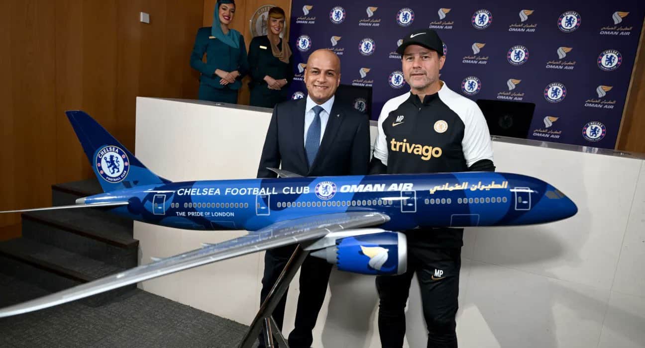 طيران عُمان بملعب تشيلسي