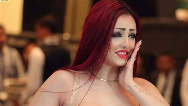 “كنت في غفلة” .. الراقصة المصريّة “برديس” تعتزل بعد وفاة الراقصة “غزل” | القصة الكاملة الراقصة "غزل"
