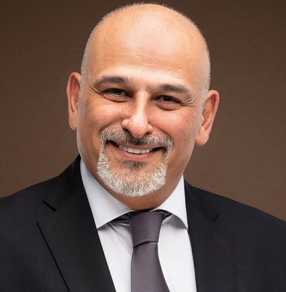 جمال سليمان يروي قصة ” شاب سوري يريد ذبح كل العلويين ” “فيديو” | القصة الكاملة جمال سليمان