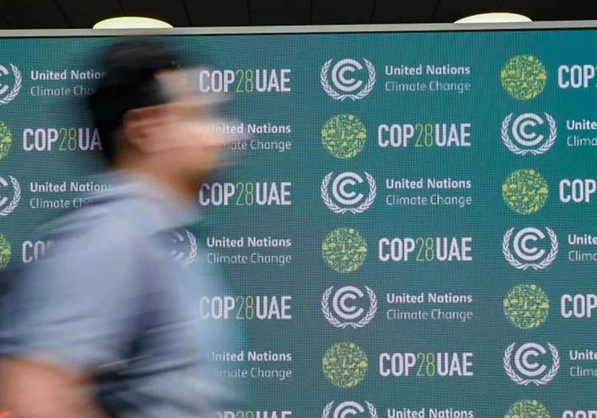 حسابات مزيفة تروج لرئاسة قمة المناخ