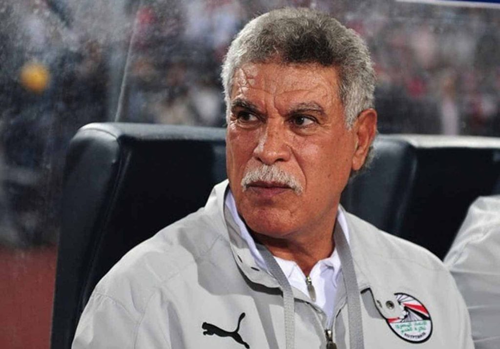 مدرب المنتخب المصري السابق : “ضبطت لاعبين كتير مع ستات.. وكنت بصورهم” ! | القصة الكاملة حسن شحاتة