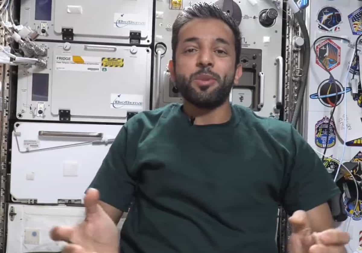 سلطان النيادي يجهز ويتناول وجبة الفطور على متن محطة الفضاء الدولية (فيديو) سلطان النيادي والطعام في الفضاء