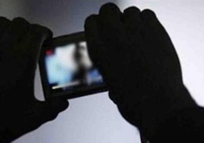 صور مخلة لفتاة عمانية