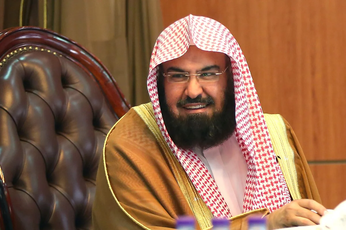 فيديو مُحرج للسديس أثناء مدحه لولاة الأمر.. أصبح محل سخرية واسعة عبد الرحمن السديس