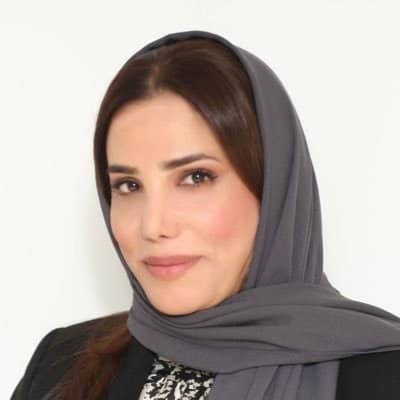 كاتبة سعودية تنتقد قوانين منع وضع أحمر الشفاه لطالبات المرحلة الثانوية وتأثيرها عزة السبيعي