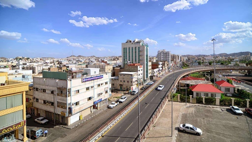 مشهد مأساوي … لحظة تعرض مُقيميْن للدهس بمحافظة الطائف بالسعودية | القصة الكاملة محافظة الطائف