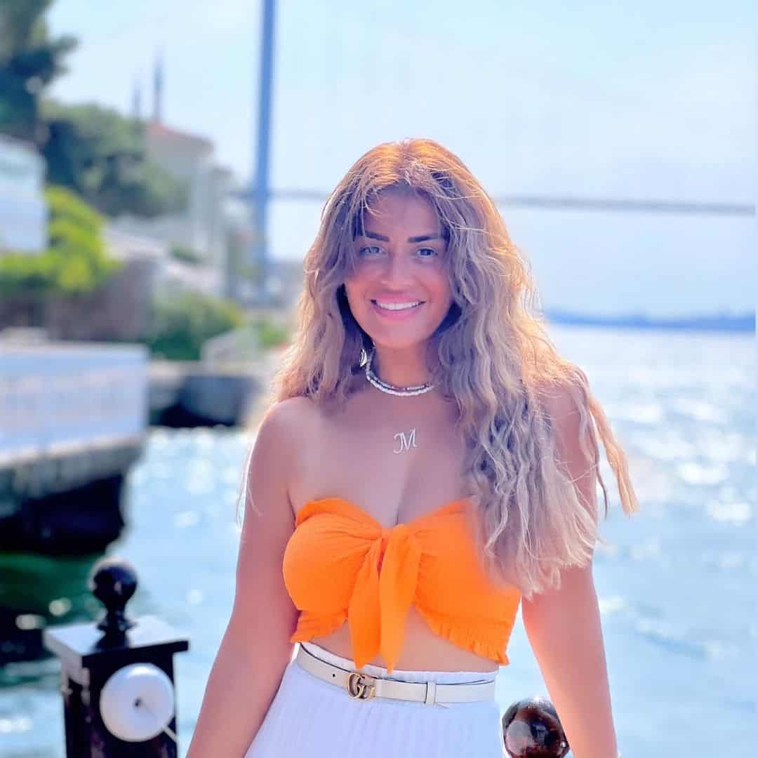 منة فضالي في إسطنبول 