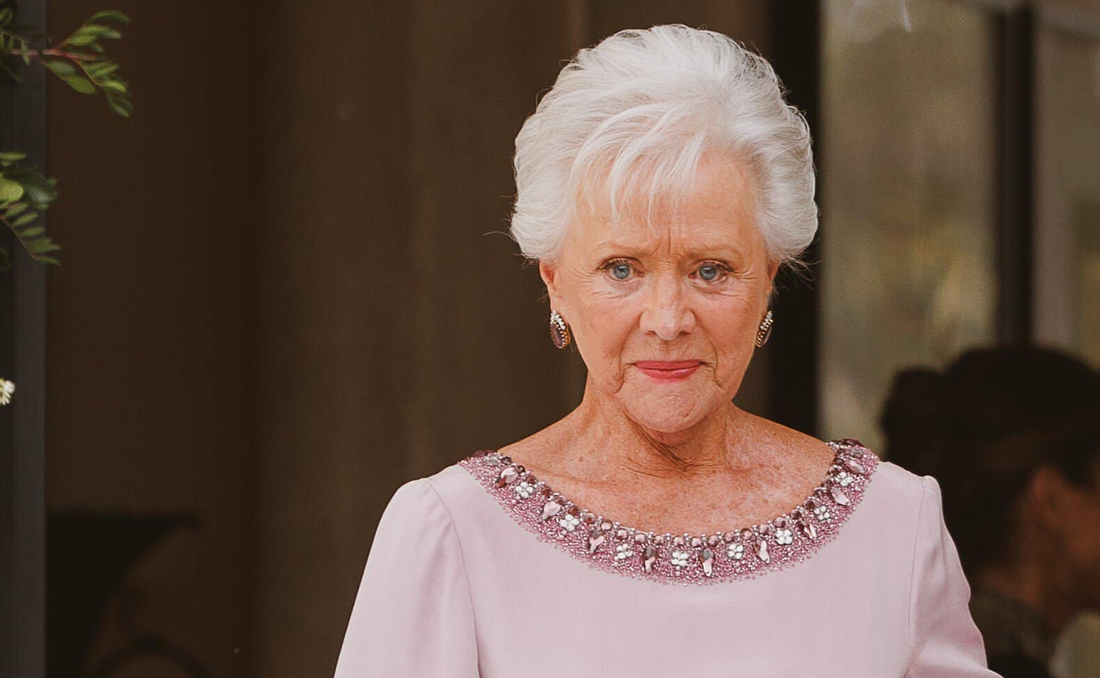 ظهور لافت للأميرة منى الحسين.. كيف تحافظ على صحتها ولياقتها في سن الـ 82؟ منى الحسين