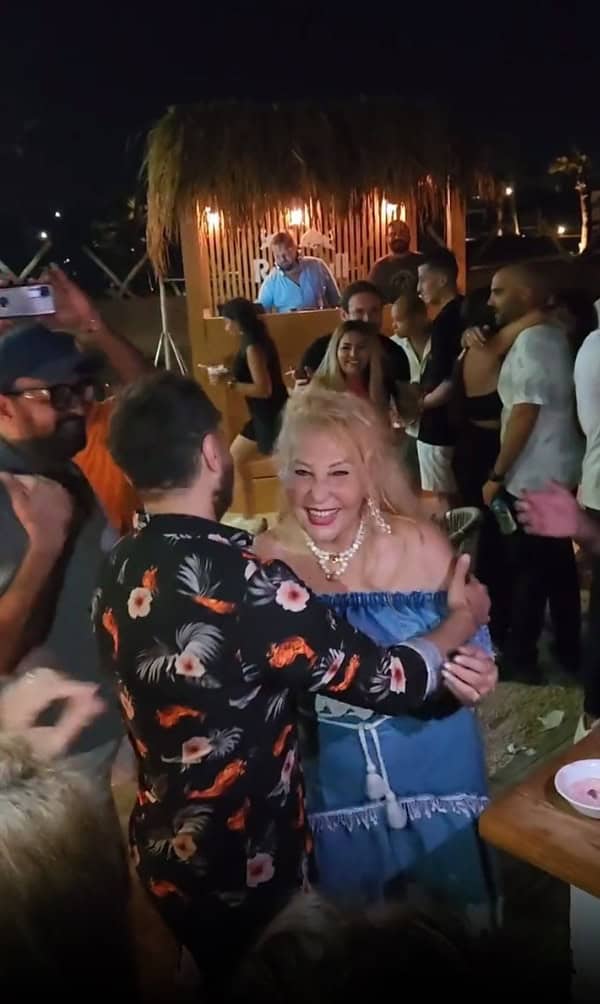 نادية الجندي ترقص مع تامر حسني