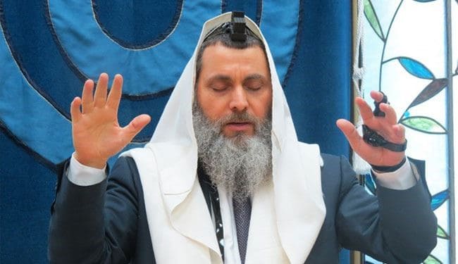 حاخام إسرائيلي يحذر السيسي من مخطط خطر مع تأكيد فضل إسرائيل عليه في مواجهة الإرهاب الحاخام الإسرائيلي "نير بن آرتسي"