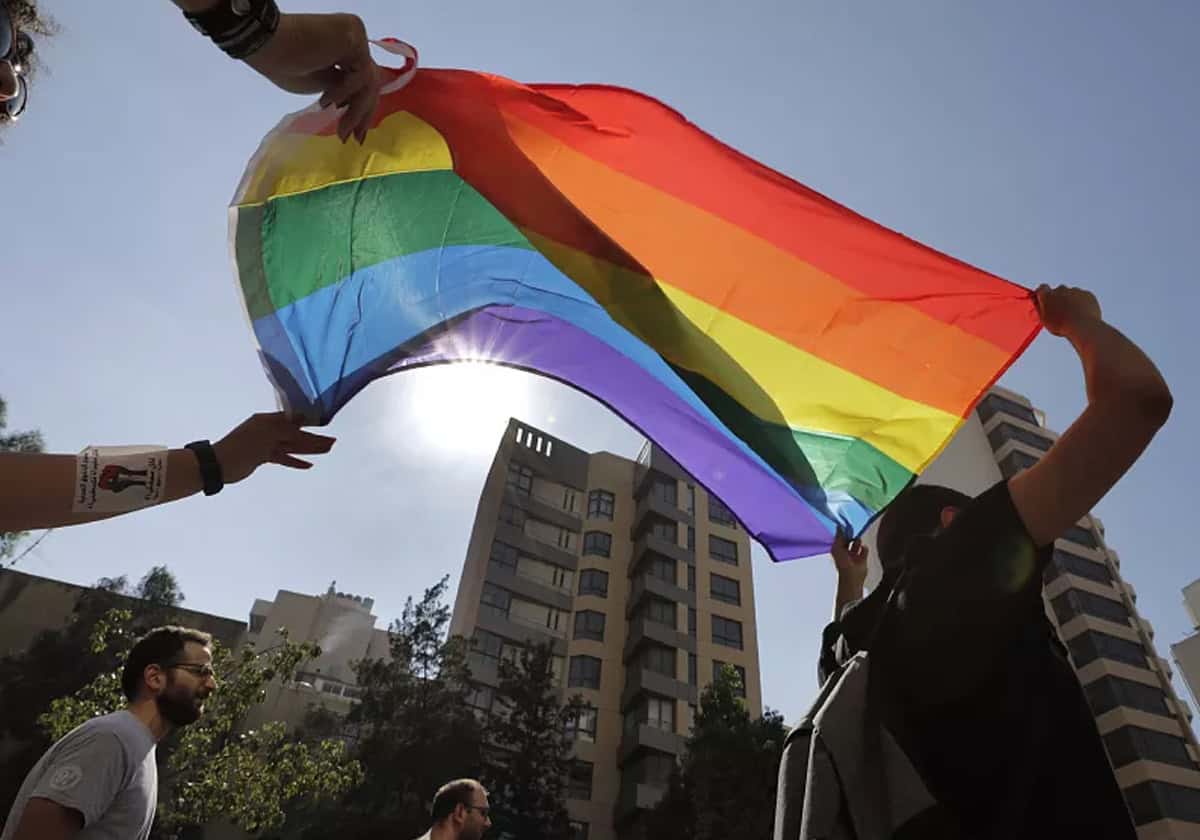 MTV اللبنانية تثير جدلاً واسعاً بدعوتها لتقنين المثلية الجنسية في لبنان بفيديو مقزز.. "MTV" تروج للشذوذ الجنسي علنا وتدعو لتقنينه في لبنان