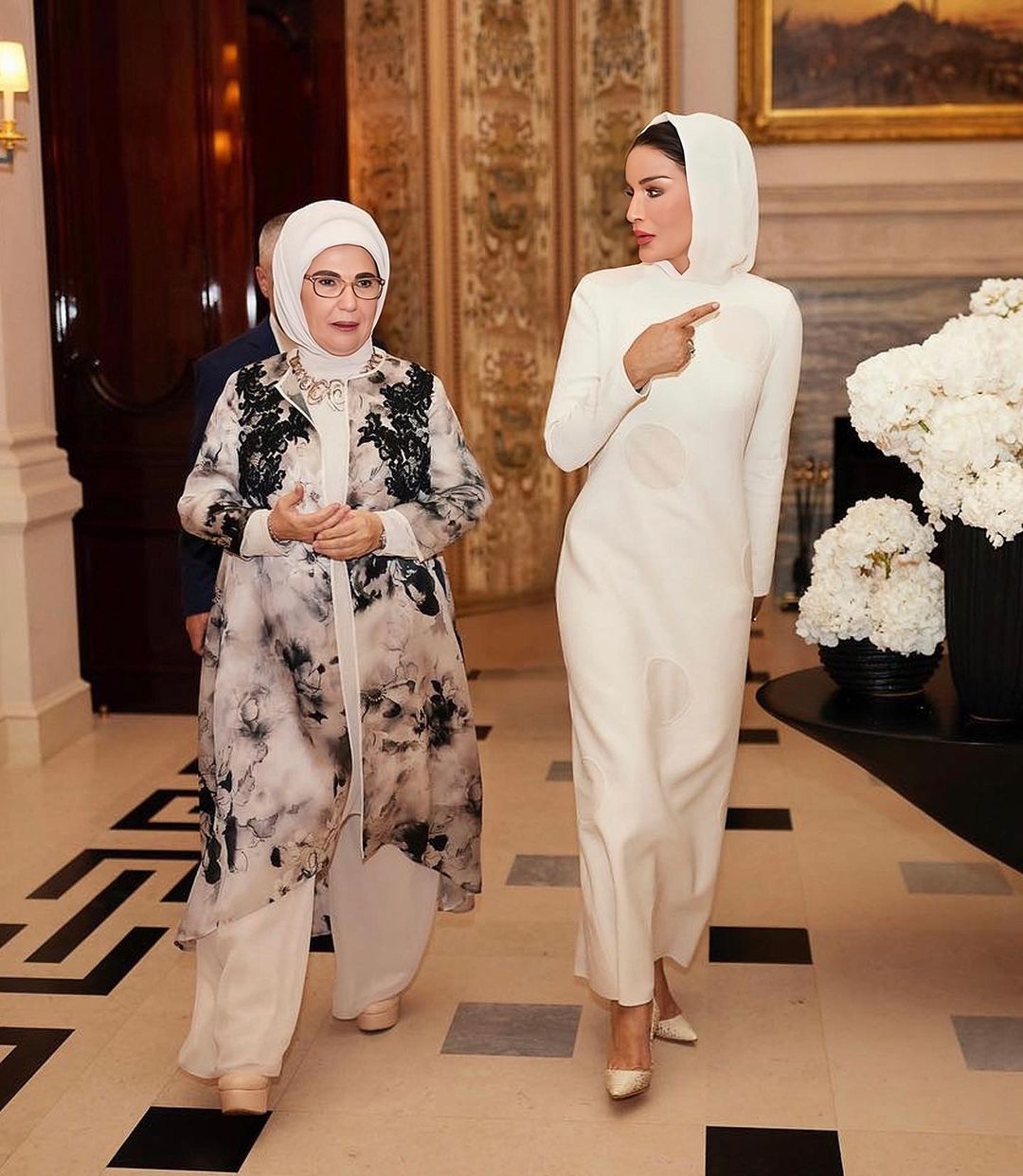 الشيخة موزة