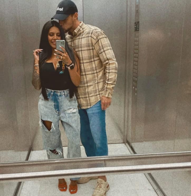 اللاعب الألماني روبرت باور دخل الإسلام بمساعدة زوجته