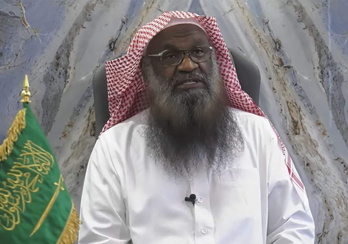 عادل الكلباني يكشف عن عدد زوجاته ويتحدث عن “وصفة سحرية” (فيديو) عادل الكلباني يكشف عن عدد زوجاته ويتحدث عن "وصفة سحرية"