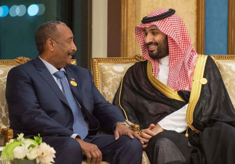 برعاية محمد بن سلمان.. "البرهان" و"حميدتي" في السعودية بشكل سري لبدء مفاوضات حل الصراع