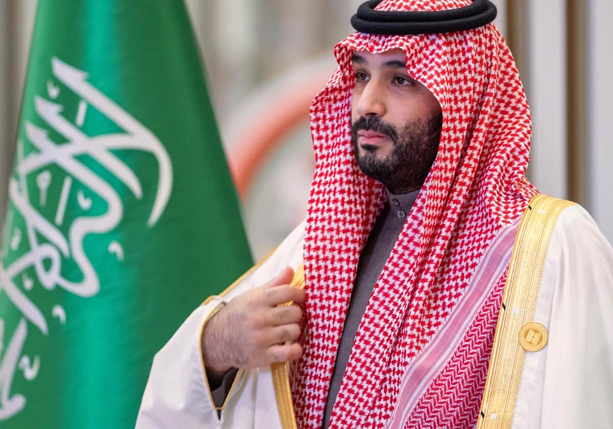 ولي العهد السعودي في طهران.. صورة غريبة باهظة الثمن تثير الذهول ولي العهد السعودي محمد بن سلمان