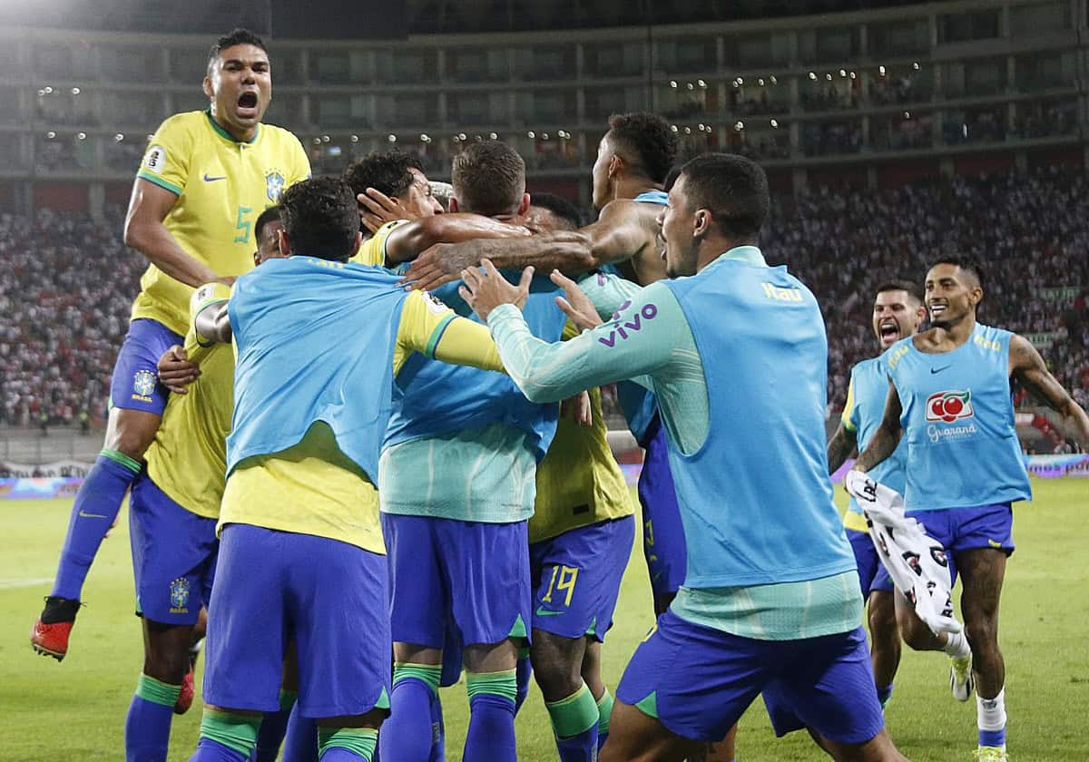 منتخب البرازيل يفوز على بيرو في تصفيات كأس العالم 2026 (فيديو) منتخب البرازيل ضد بيرو