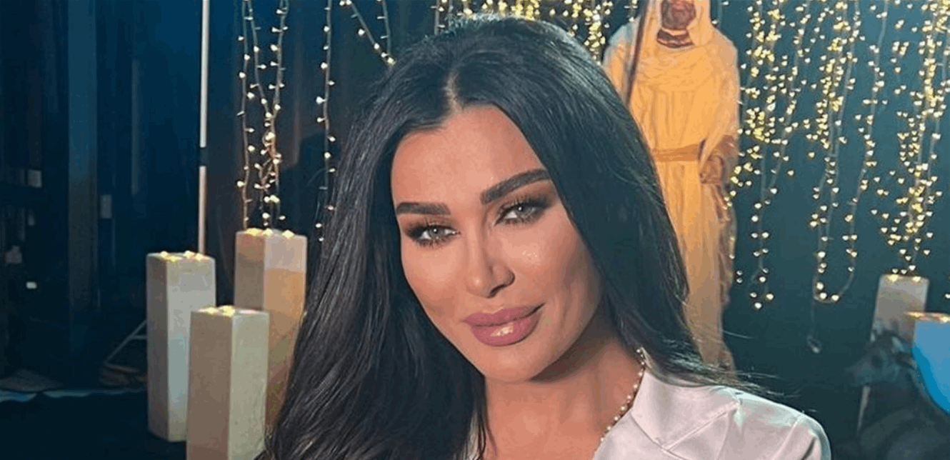 نادين الراسي تنشر لحظة استحمامها.. شعر مبلل وحركات مثيرة بـ”الروب” (فيديو) نادين الراسي تنشر لحظة استحمامها.. شعر مبلل وحركات مثيرة بـ"الروب" (فيديو)