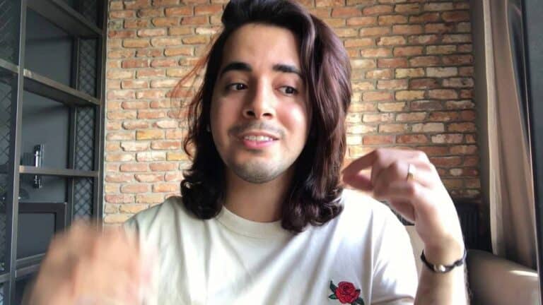 بدر خلف يكشف أمورا صادمة حدثت له قبل التوبة.. 100 ألف دولار مقابل هذا الأمر!