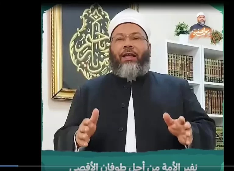 الداعية محمد الصغير أثناء دعوته الأمة للنفير العام