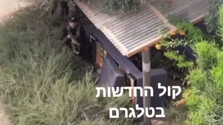 أحد مقاومي كتائب القسام الذي رصدته عدسة الكاميرا في غلاف غزة