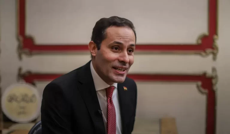 دعا المرشح الرئاسي المصري المحتمل أحمد الطنطاوي، منتخبيه إلى توكيله للترشح لرئاسة مصر، عبر خطة جديدة وضعها. وجاء ذلك بعد حملات قمع ومنع من قبل السلطات الأمنية في البلاد لراغبي تحرير توكيلات ترشحه للانتخابات الرئاسية على مدار الأسبوعين الماضيين.