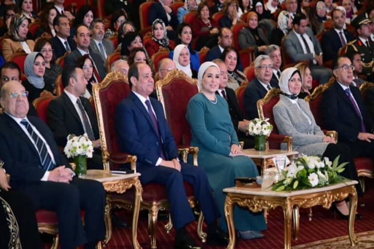 جلب السيسي أفراداً من عائلته إلى أركان الحكم بدءاً من أبنائه الأربعة الذين وضعهم في مناصب حساسة