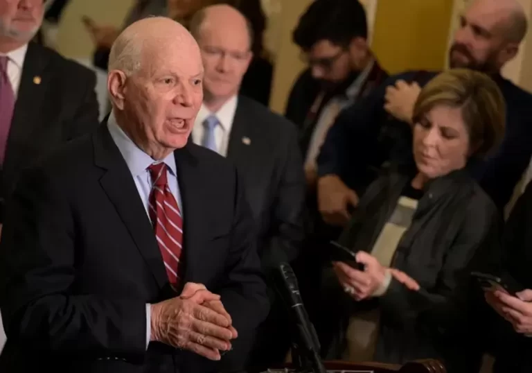 السيناتور الأمريكي بن كاردن يصدم السيسي.. لا أموال بعد اليوم حتى تحقيق هذه الشروط! السيناتور الأمريكي بن كاردن يصدم السيسي.. لا أموال بعد اليوم حتى تحقيق هذه الشروط!