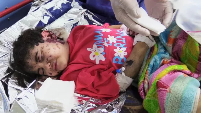 الناجية الوحيدة من عائلتها بعد استهداف الاحتلال منازل المدنيين