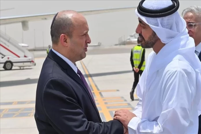 قالت صحيفة "ذا نيويورك تايمز" الأمريكية، إن ما سمته الصدام الراهن بين إسرائيل وحركة حماس يهدد بالتحول إلى صراع إقليمي، ويعرض للخطر جهود الرئيس الأمريكي جو بايدن وكبار مساعديه منذ أشهر لدفع السعودية إلى تطبيع العلاقات مع إسرائيل.