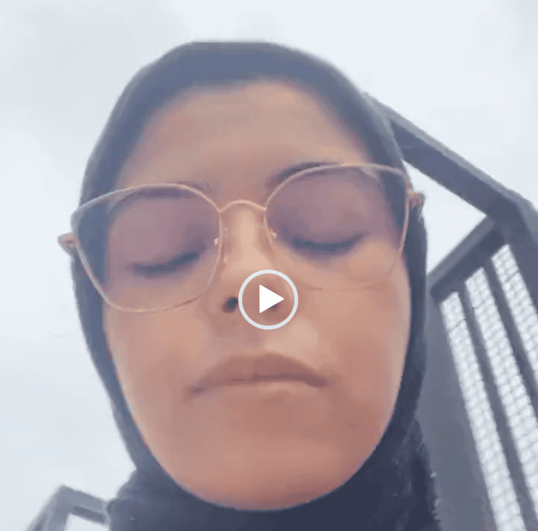 المغرب.. توقيف صحفية ارتدت الكوفية الفلسطينية خلال مباراة الوداد (شاهد) توقيف صحفية ارتدت الكوفية الفلسطينية خلال مباراة الوداد