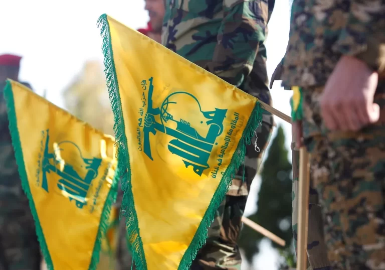 بيان ناري من حزب الله بعد هجوم حفل تخرج الكلية الحربية في سوريا.. حديث عن مؤامرة كونية