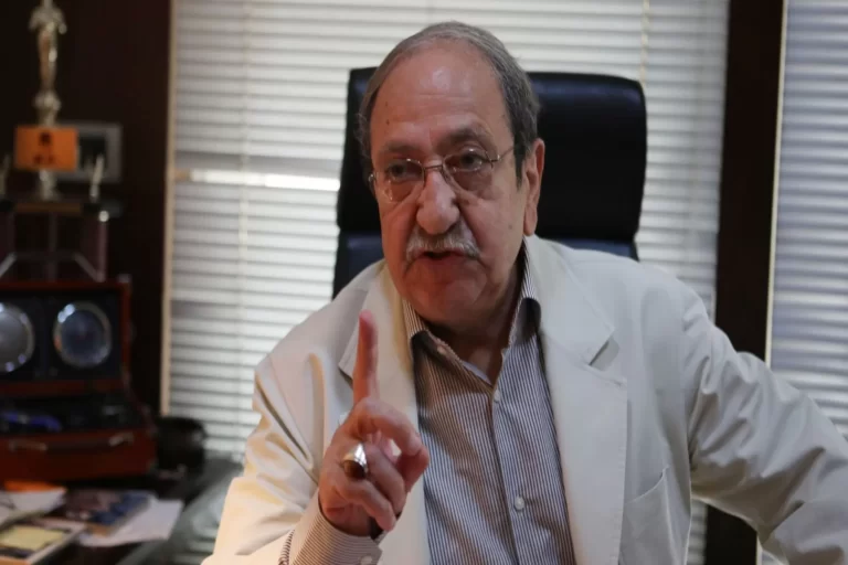 اشتهر الممثل المذكور بالعديد من الأدوار التي ارتبطت به طوال مسيرته الفنية مثل: "أبو الهنا" و "غوار الطوشة" وغيرها من الشخصيات الكوميدية.