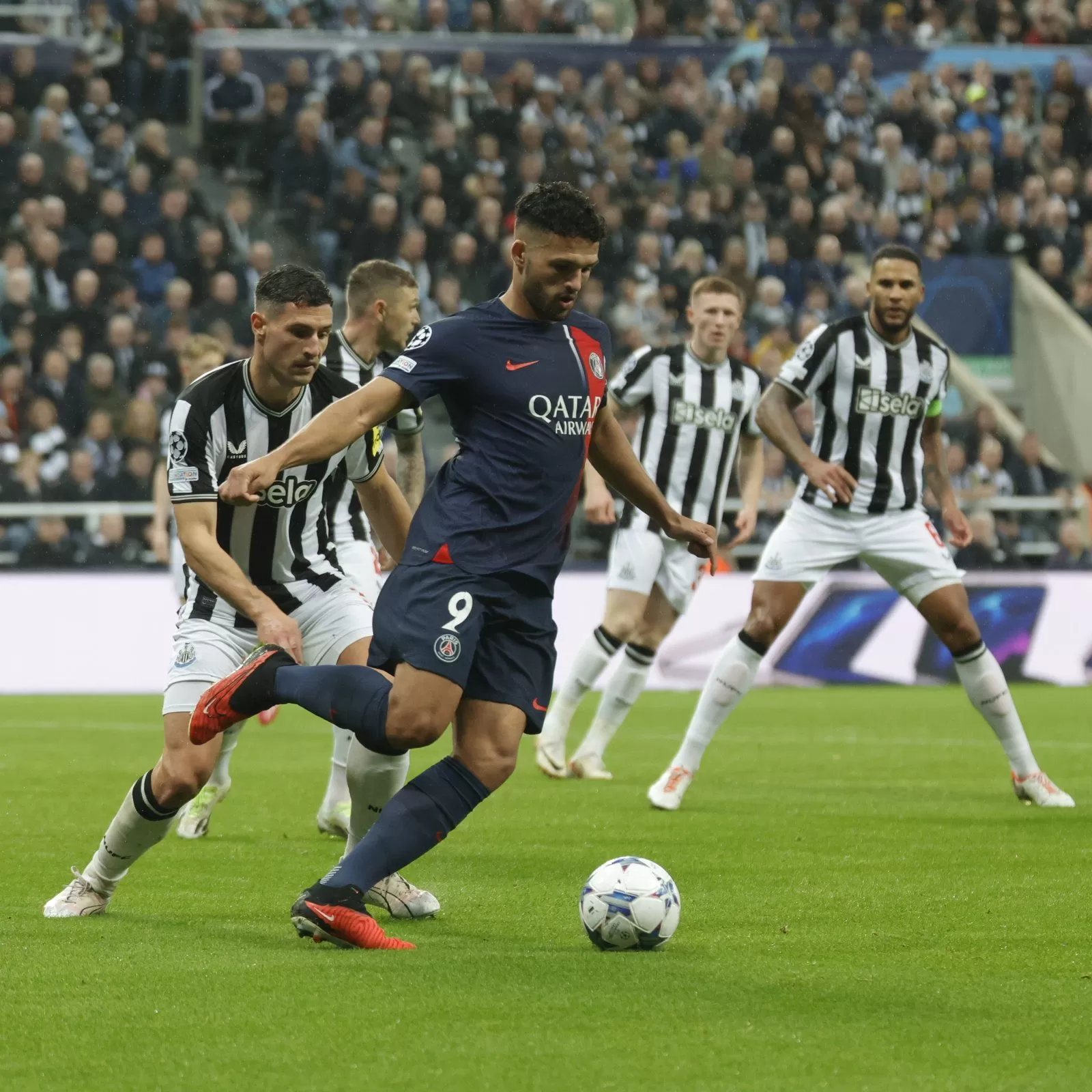 باريس سان جيرمان ونيوكاسل يونايتد