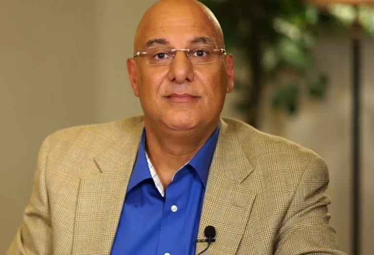 مجدي خليل راعي الإلحاد والشذوذ يطالب إسرائيل باجتياح غزة واجتثاث حماس وقتل قادتها (فيديو) مجدي خليل يهاجم حماس