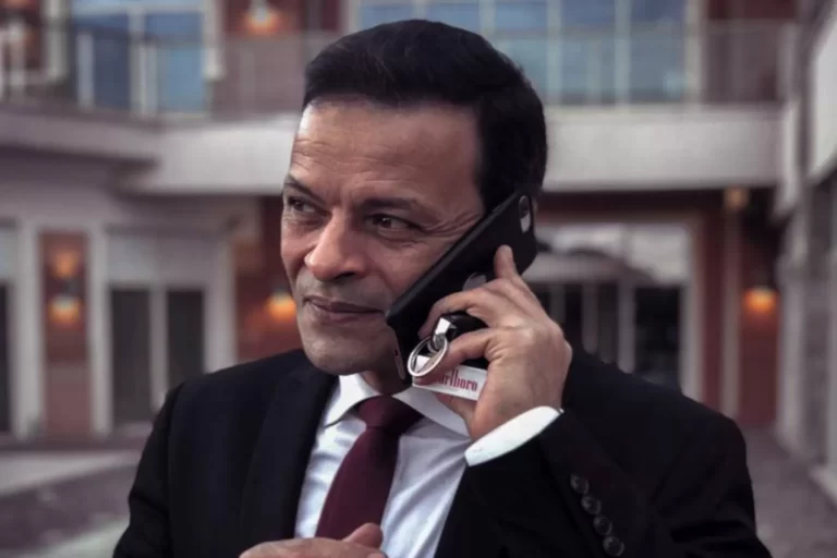 هشام عبدالله يناشد الرئيس التركي أردوغان لمعرفة مصير غادة نجيب (فيديو) خرج الفنان المصري المعارض هشام عبدالله بمقطع مصور جديد ناشد فيه الرئيس التركي رجب طيب أردوغان لمعرفة مصير زوجته متحدثاً عن اختفائها وغموض في حالتها الصحية.